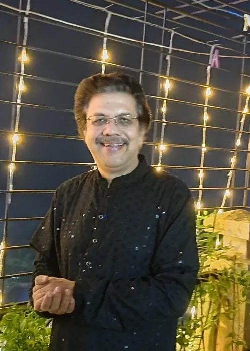 Book a call with Raaj Chakravarti on sprect.