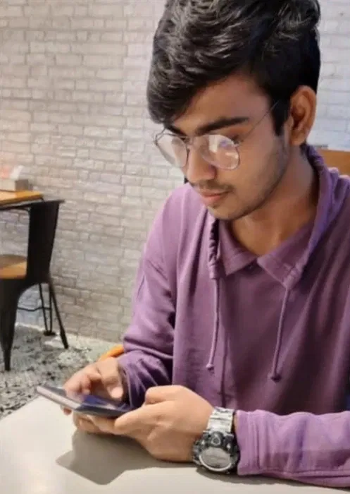 Book a call with Dhruv Dodia on sprect.