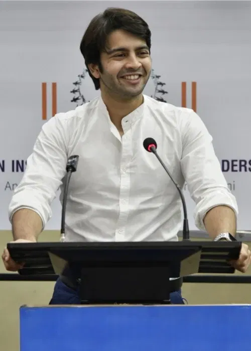 Book a call with Navneet Kaur Malhari on sprect.