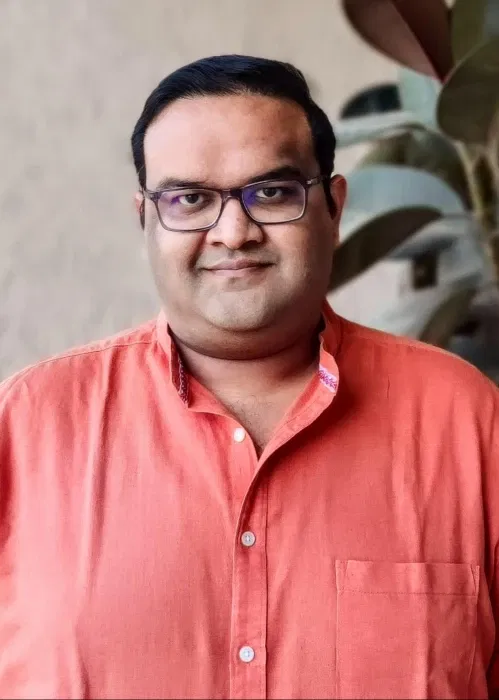 Book a call with saHil nayaR on sprect.